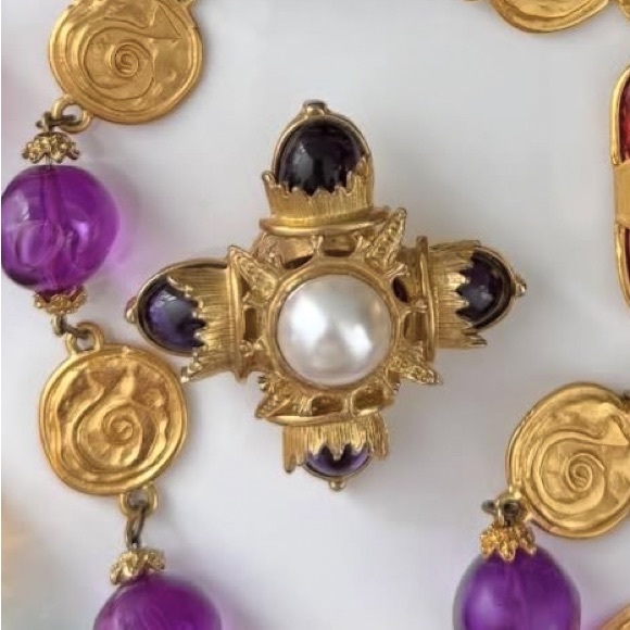 Vtg Goldtone Multicolor Gemstone Maltese Cross Brooch - Picture 10 of 10